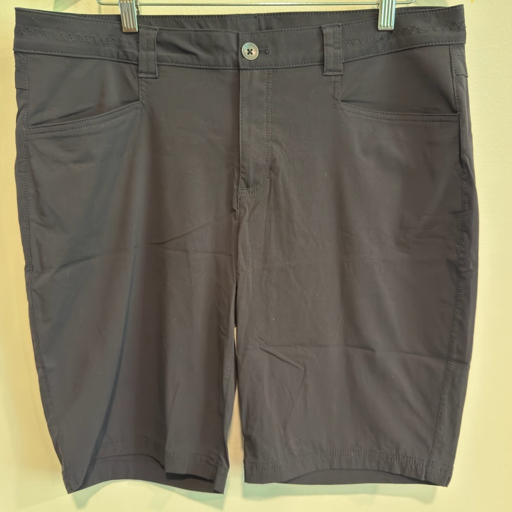 NWOT Eddie Bauer Bermuda Shorts Size 16